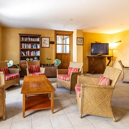 Pierre & Les Trois Domaines Ξενοδοχείο με διαμερίσματα