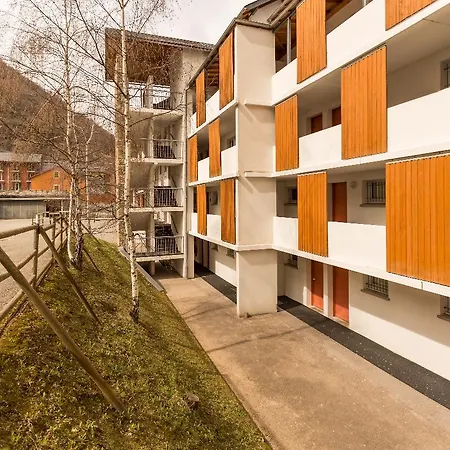 Pierre & Les Trois Domaines