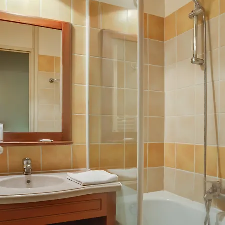 Pierre & Les Trois Domaines Апарт-отель Акс-ле-Терм