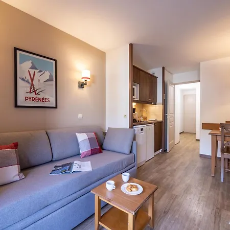 Pierre & Les Trois Domaines