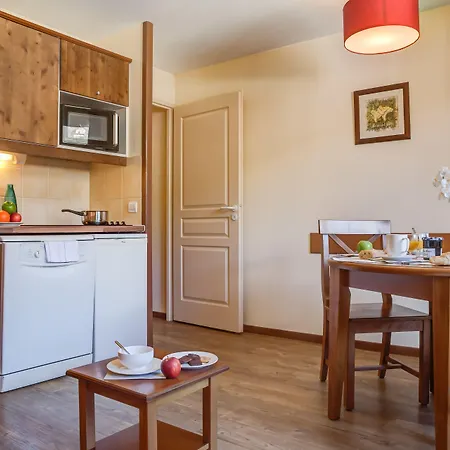 Pierre & Les Trois Domaines Lejlighedshotel