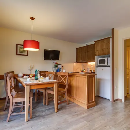 Pierre & Les Trois Domaines