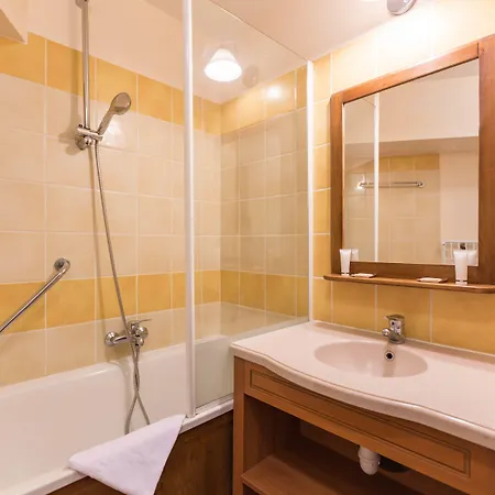 Aparthotel Pierre & Les Trois Domaines 3*