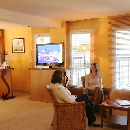 Pierre & Les Trois Domaines