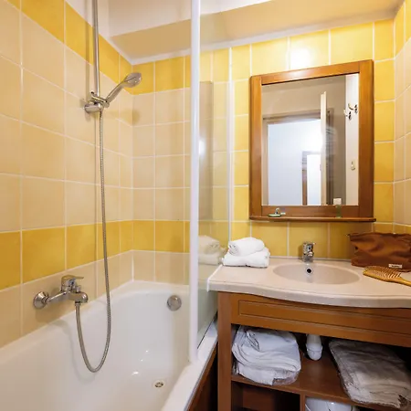 Pierre & Les Trois Domaines Aparthotel Ax-les-Thermes