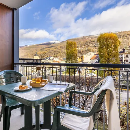 Pierre & Les Trois Domaines Aparthotel 3*