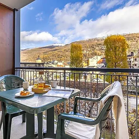 Pierre & Les Trois Domaines Aparthotel 3*
