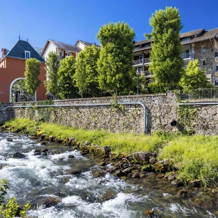 Pierre & Les Trois Domaines Aparthotel Ax-les-Thermes