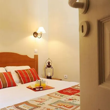 Pierre & Les Trois Domaines Lejlighedshotel