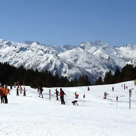 Pierre & Les Trois Domaines 3*