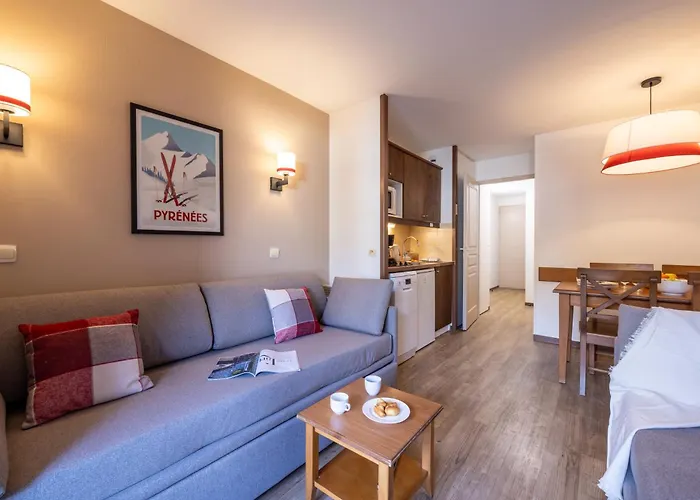 Pierre & Les Trois Domaines