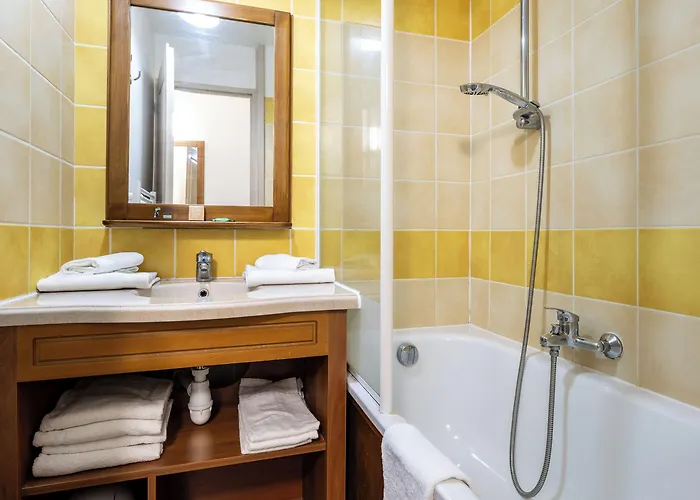 Pierre & Les Trois Domaines Lejlighedshotel