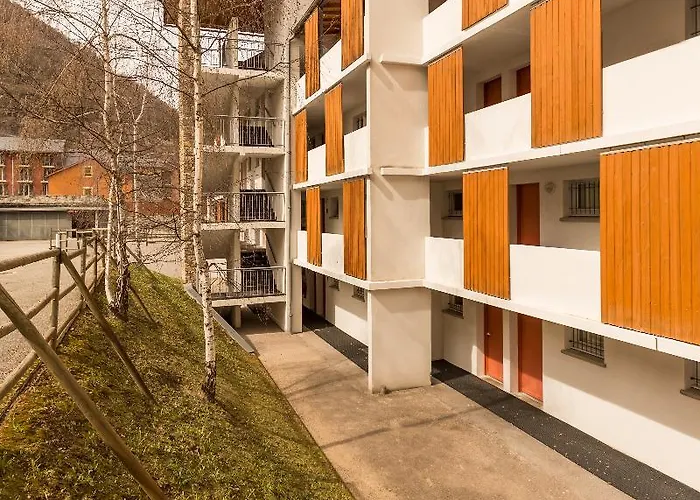 Pierre & Les Trois Domaines